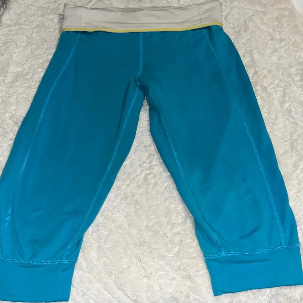 Woman’s Nike wide leg jogger pants Cropped Teal Blue size medium fold over waist - Picture 1 of 5